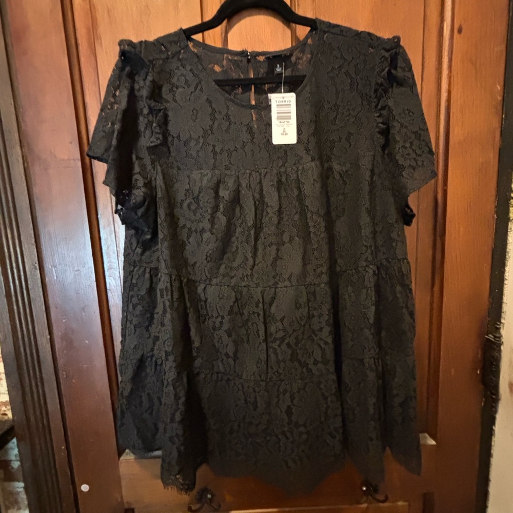 Torrid Black Lace Ruffled Short Sleeve Blouse